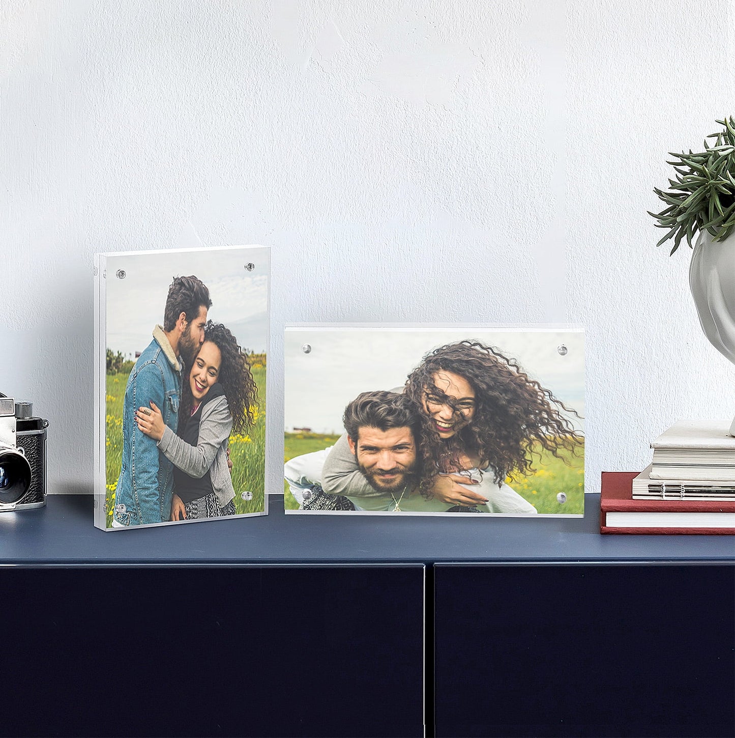 Elevate Your Memories with Our 3 Pack of Frameless 4x6 Acrylic Picture Frames - Double-Sided Magnetic Design for Stunning Desktop Displays